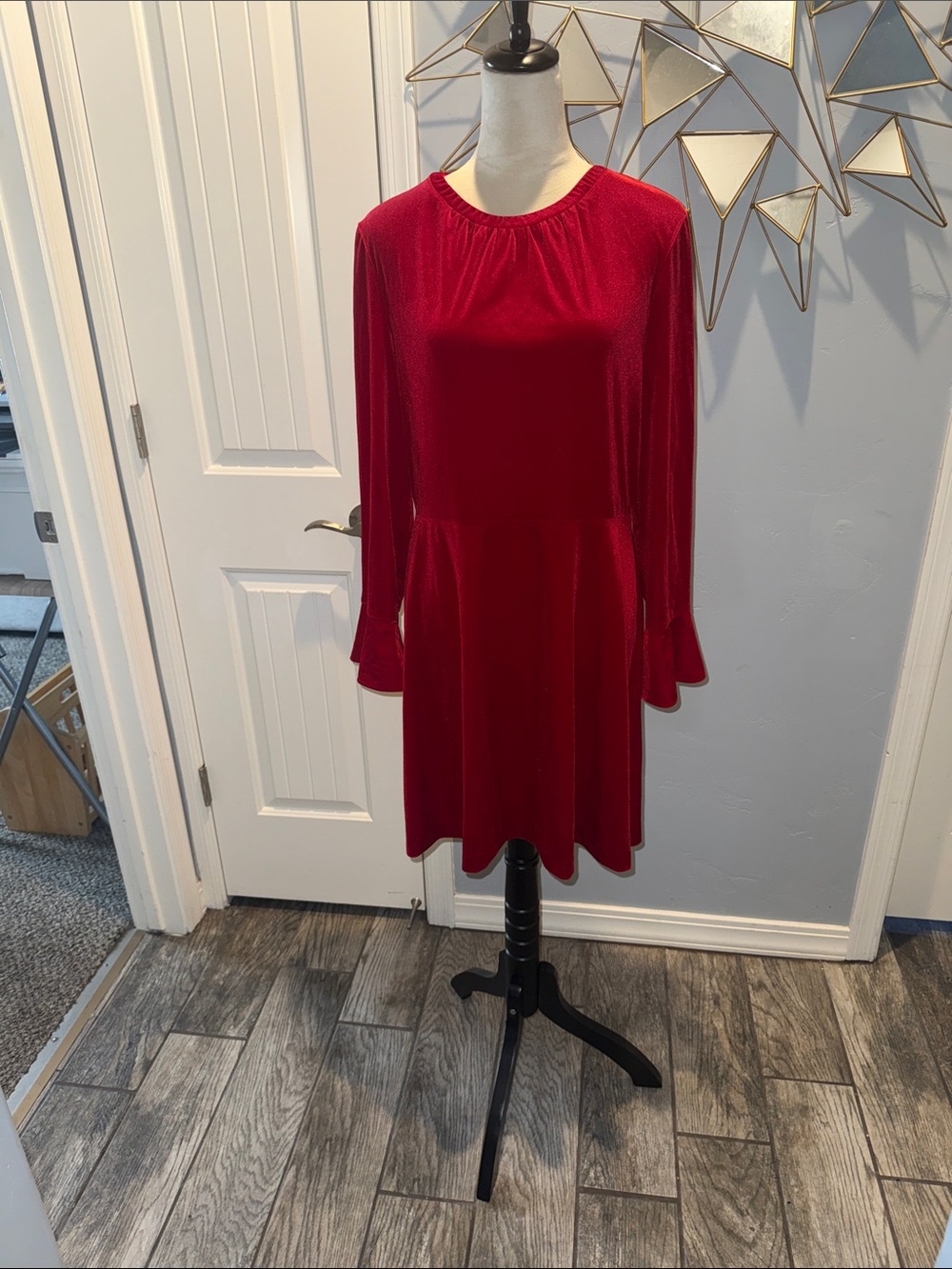 Elegant Red Long-Sleeve Velvet Mini Dress